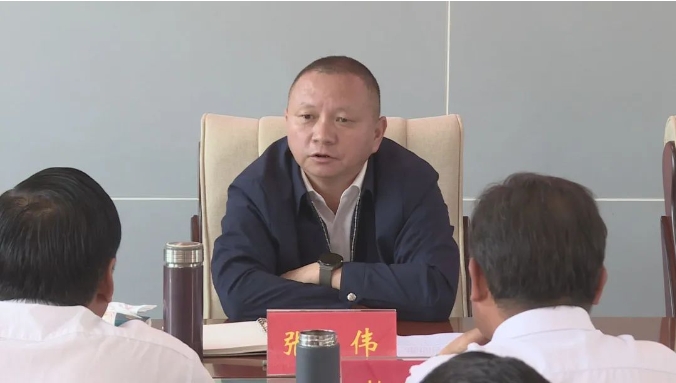 宁蒗县县委书记张伟专题调研教育教学工作02.png