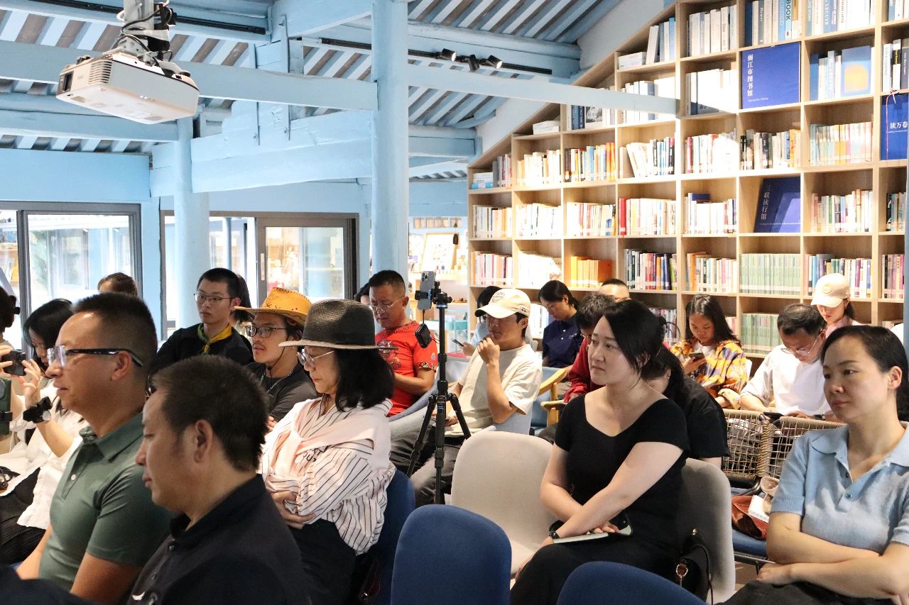 舍不得的丽江·新媒体课堂在丽江古城三联韬奋书店开课4.jpg