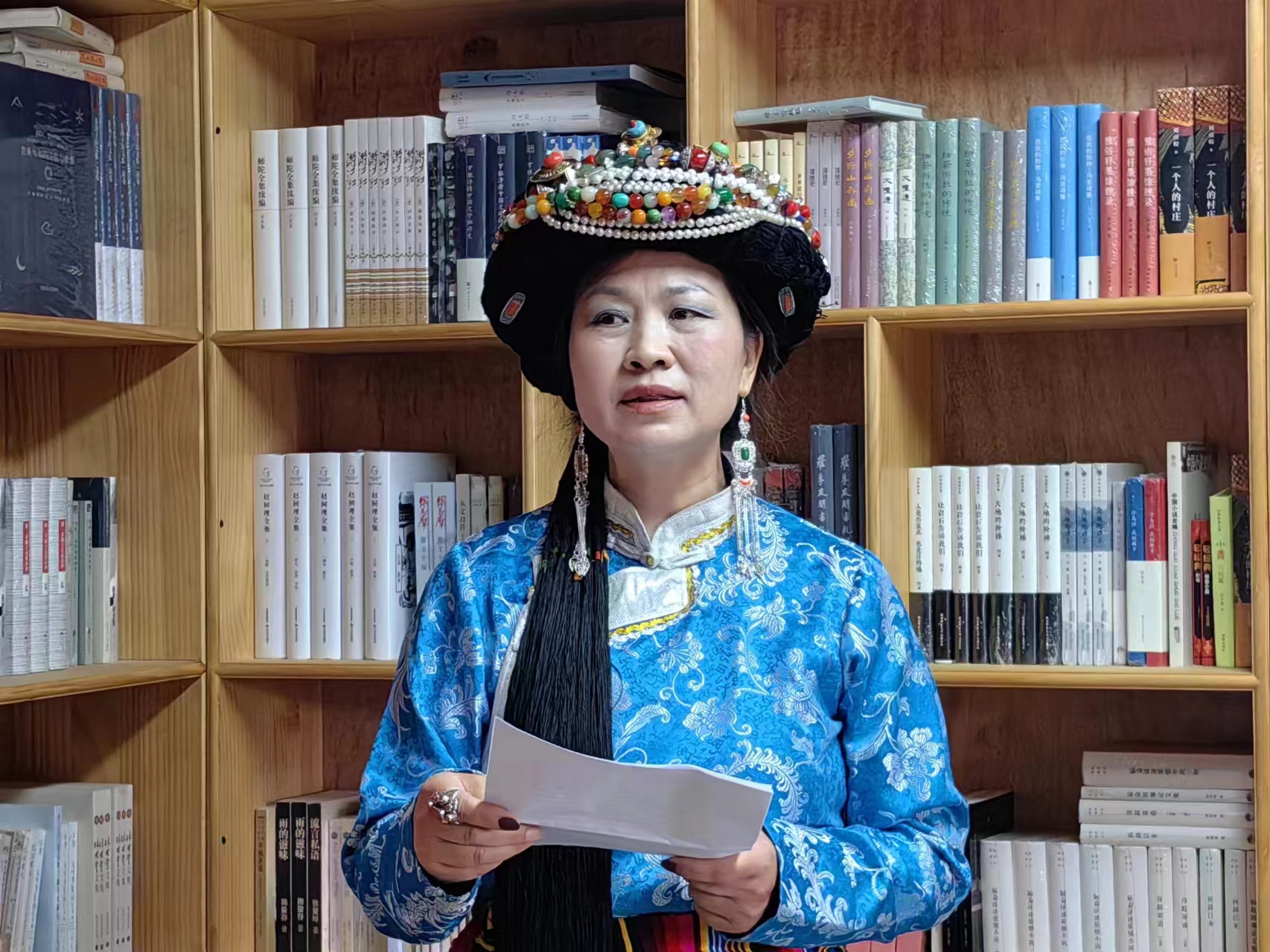 摩梭女性作品《阿妈的火塘》新书今日首发03.jpg