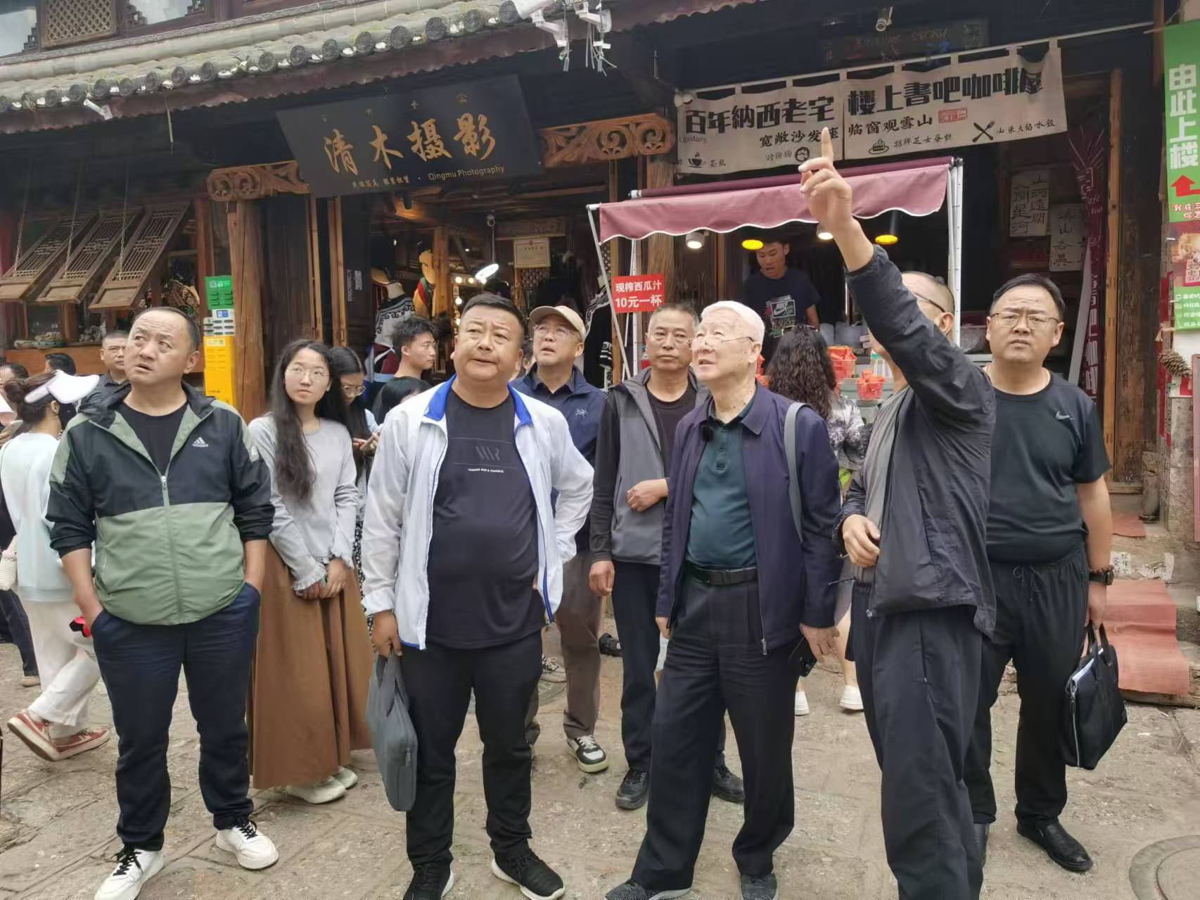 古管局特邀朱良文教授对白沙古镇传统民居进行保护利用调研3.jpg