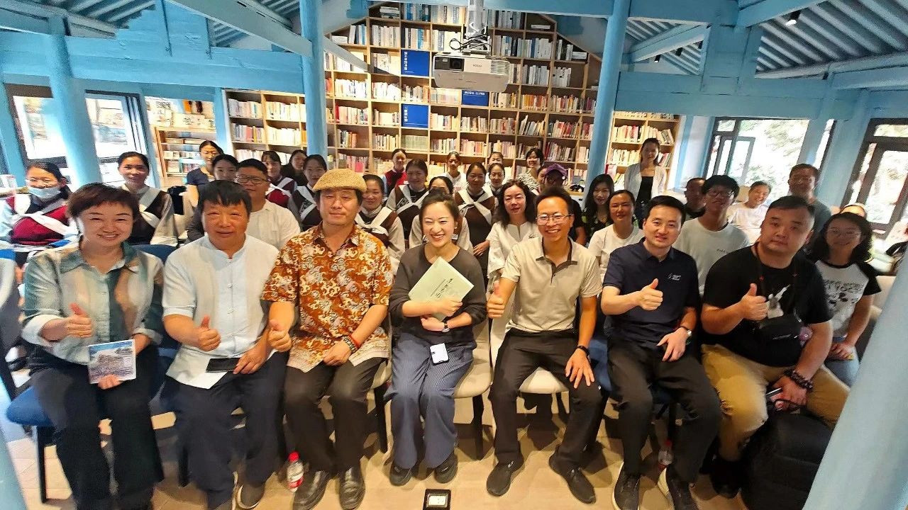 “舍不得的丽江”新媒体课堂第二期在丽江古城举行7.jpg