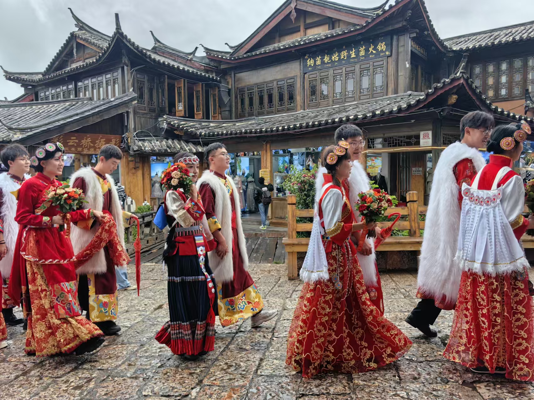 今年七夕，丽江这里举办不一样的纳西族集体婚礼05.jpg