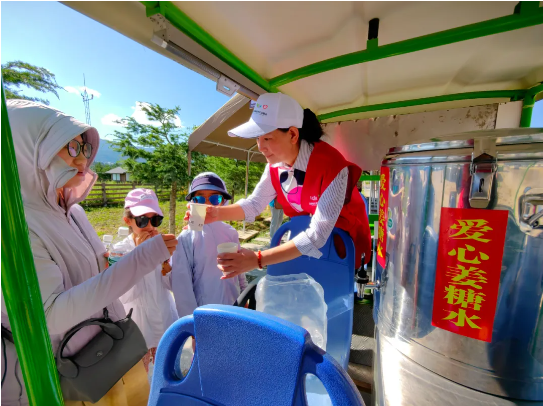 玉龙雪山景区多项举措力促暑期旅游服务，确保游客安全舒适03.png