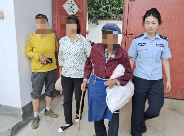 石鼓派出所迅速响应，成功助家属找回走失阿尔兹海默症老人 (1).png