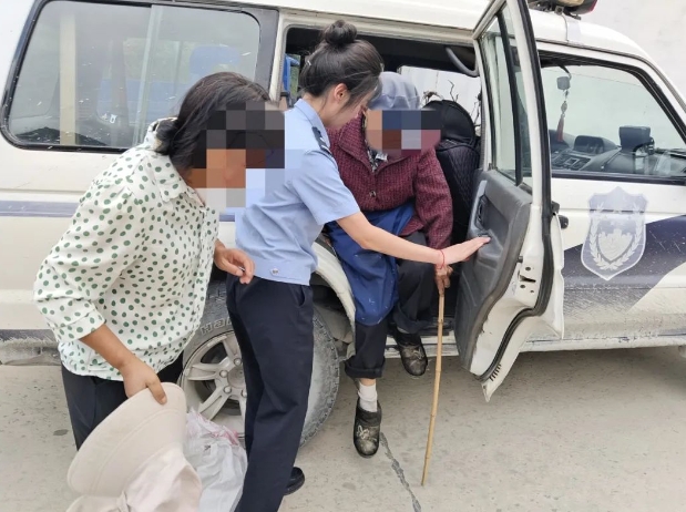 石鼓派出所迅速响应，成功助家属找回走失阿尔兹海默症老人 (2).png