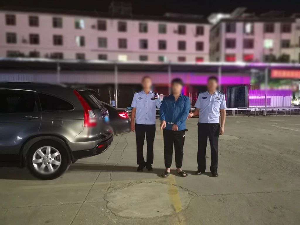 挽回经济损失7700元！丽江警方速破“拉车门”盗窃案01.jpg