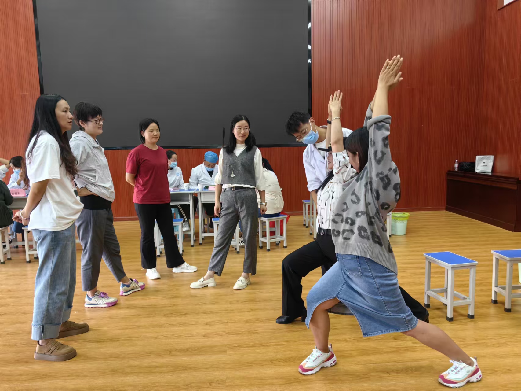 丽江市人民医院深入校园送健康04.jpg