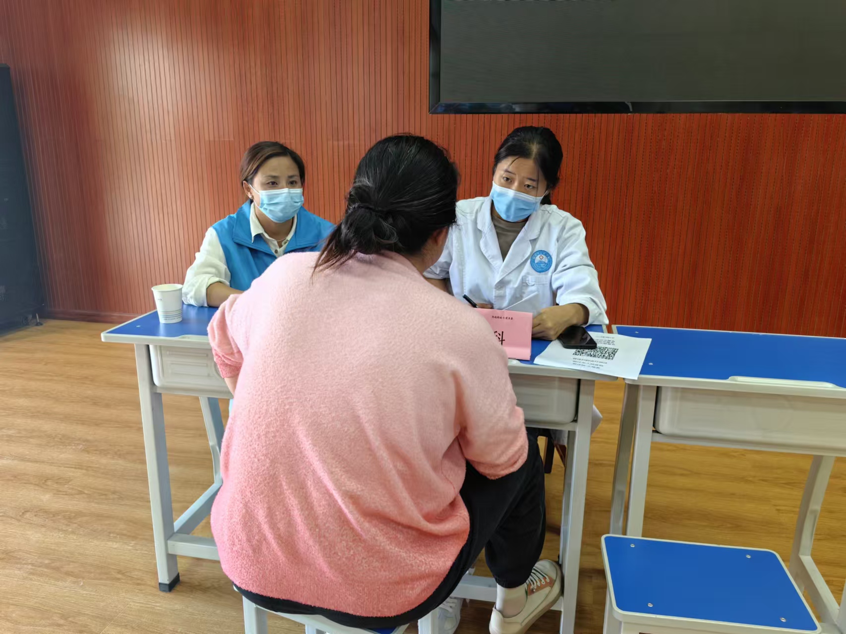 丽江市人民医院深入校园送健康02.jpg