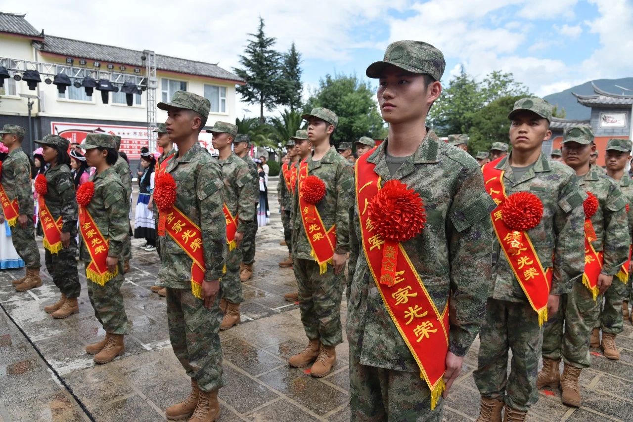 古城区举行2024年下半年入伍新兵欢送大会6.jpg