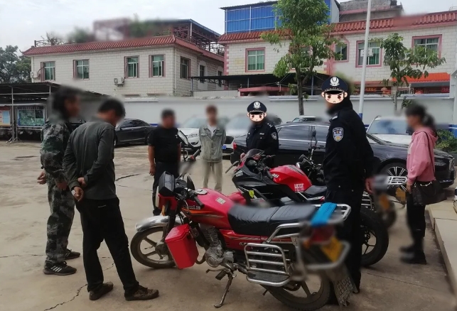 丽江警方快速侦破一起连环盗窃摩托车案件.png