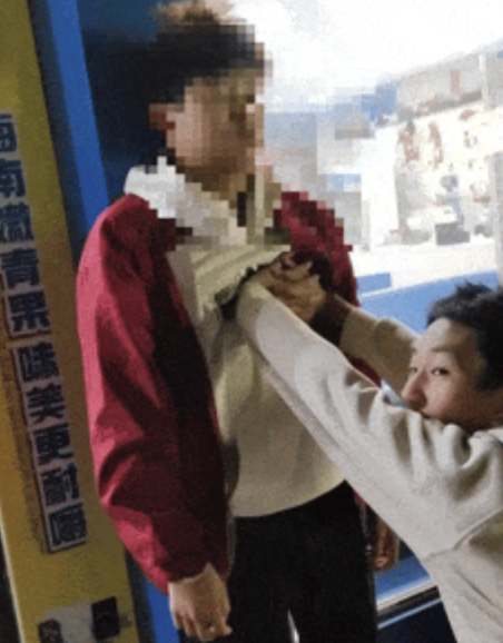 “死亡游戏”再现校园，看到这个动作一定要制止1.png