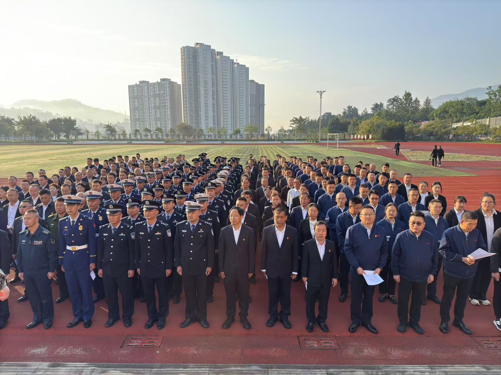 传承红色基因  华坪女高党性教育砺心志铸党魂 (2).jpg