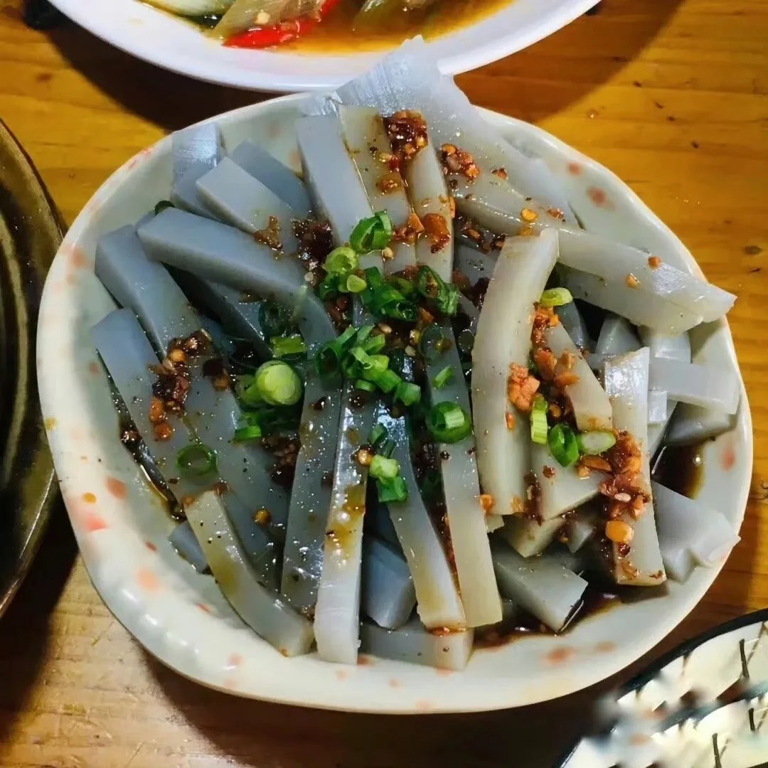 阿孃！打一碗凉粉、来碗煎凉粉...品味丽江凉粉的独特魅力1.jpg