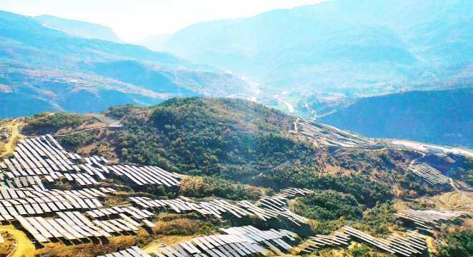 丽江营山集中式光伏发电项目顺利并网发电.png