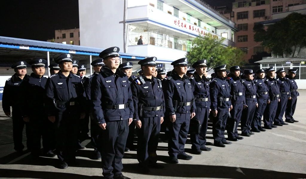 “冬季行动”显成效，华坪公安全力保障民众安全1.jpg