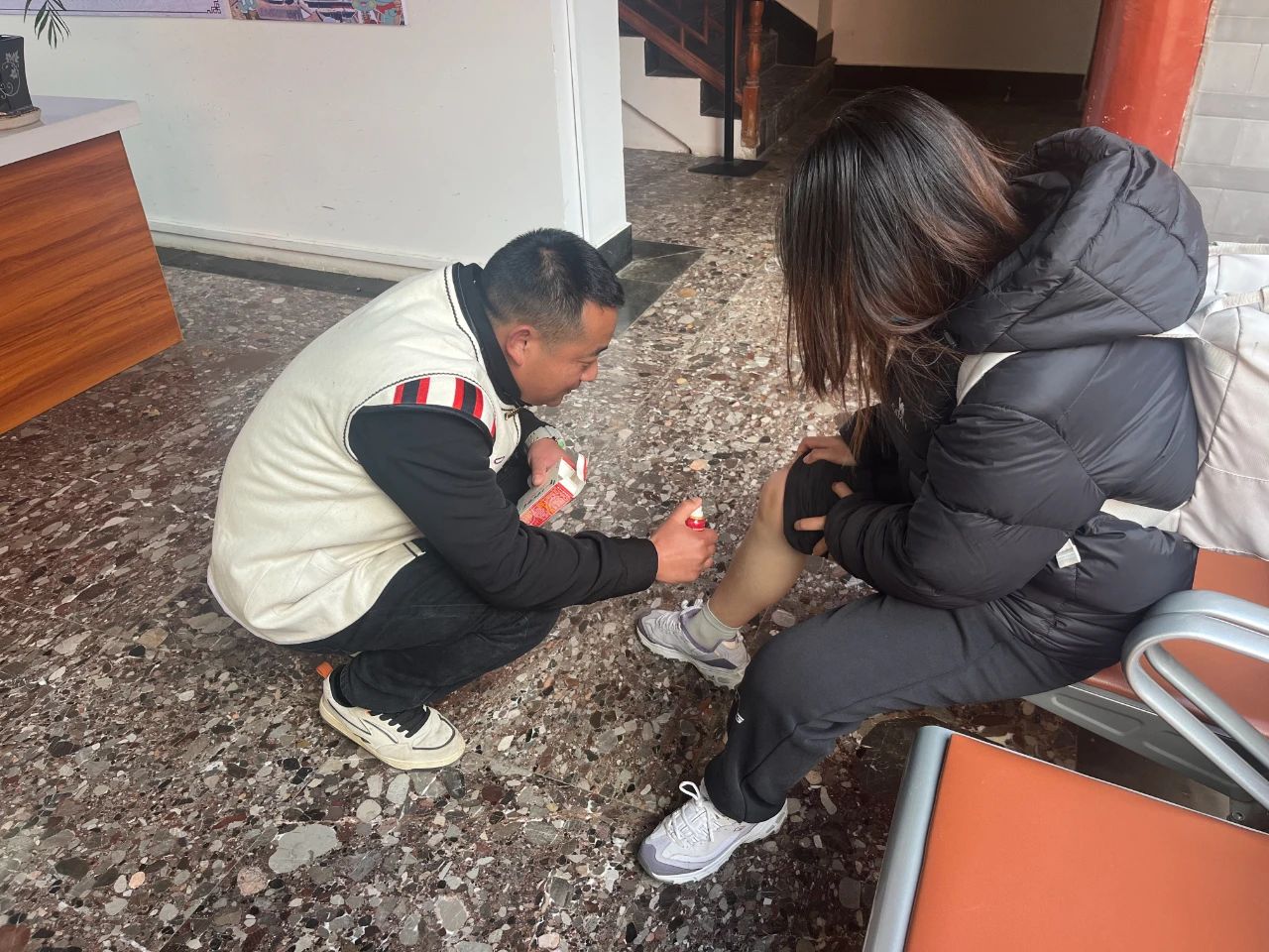 游客一句“谢谢”就是最大的满足！春节里的丽江古城暖心故事4.jpg