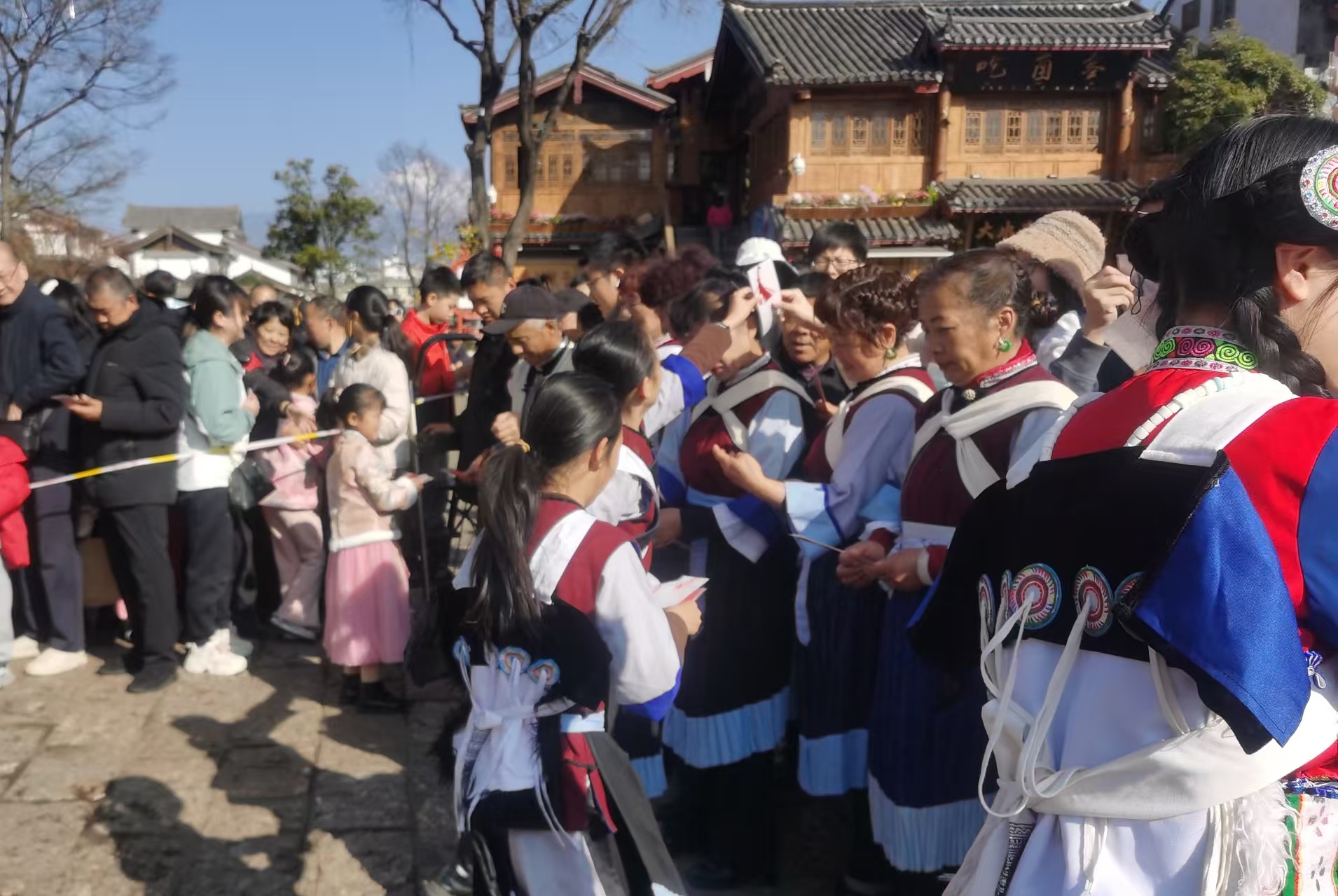 丽江古城举行东巴祈福民俗展示活动，共庆新春祈求丰年5.jpg
