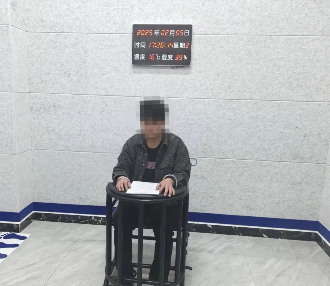 春节不打烊：丽江警方坚守岗位成功抓获在逃盗窃嫌疑人.jpg