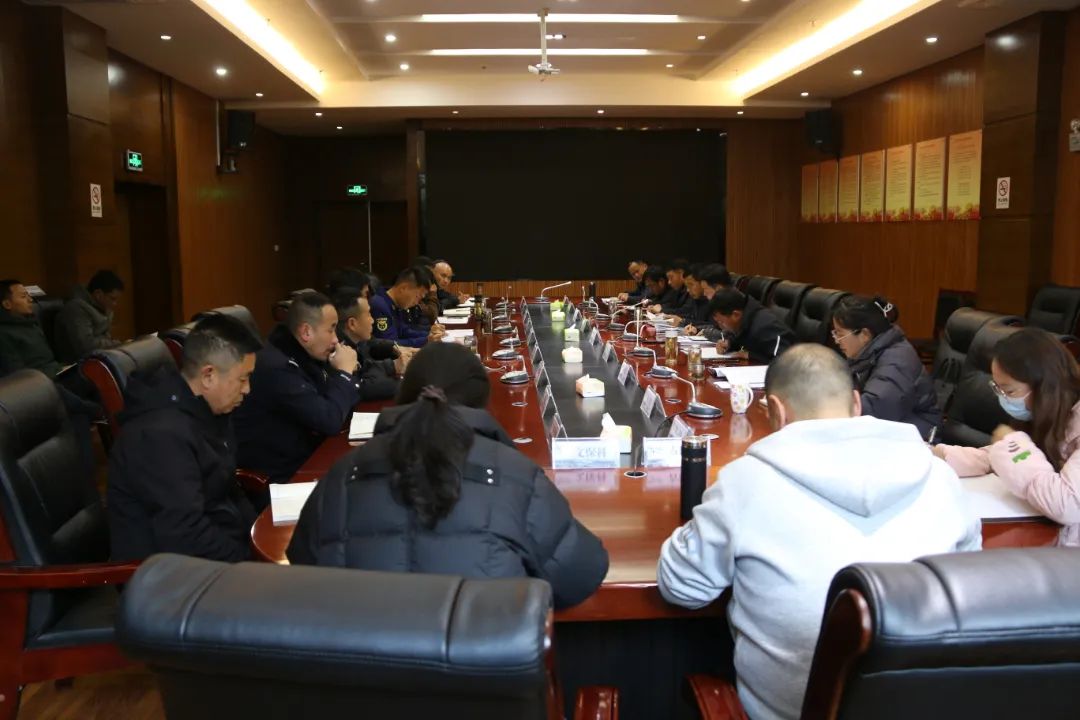 丽江古城景区召开2025年安全生产、消防安全和森林草原防灭火工作会议5.jpg
