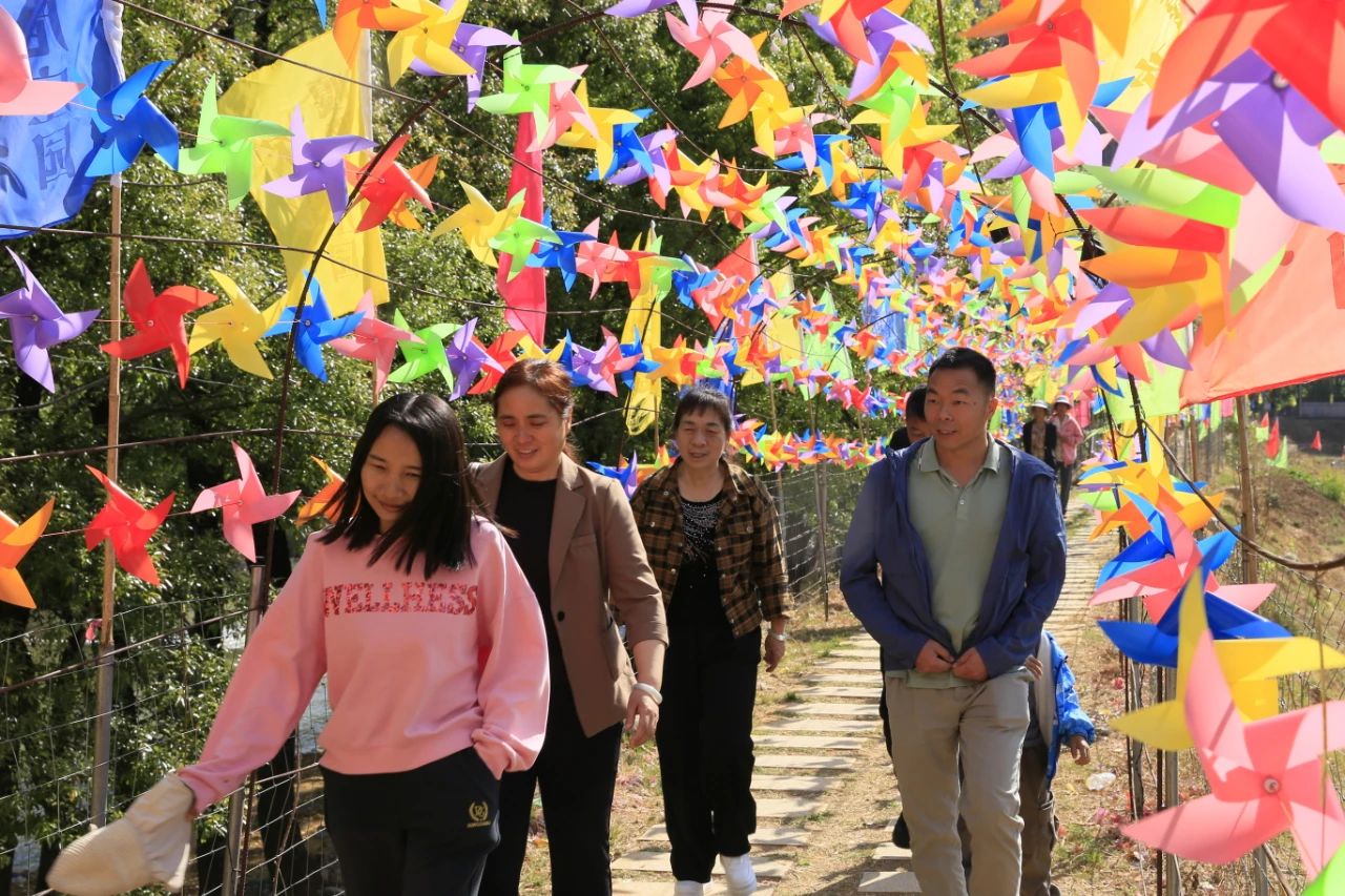 华坪县乌木河漂流节开启，畅享山水间的激情与清凉3.jpg