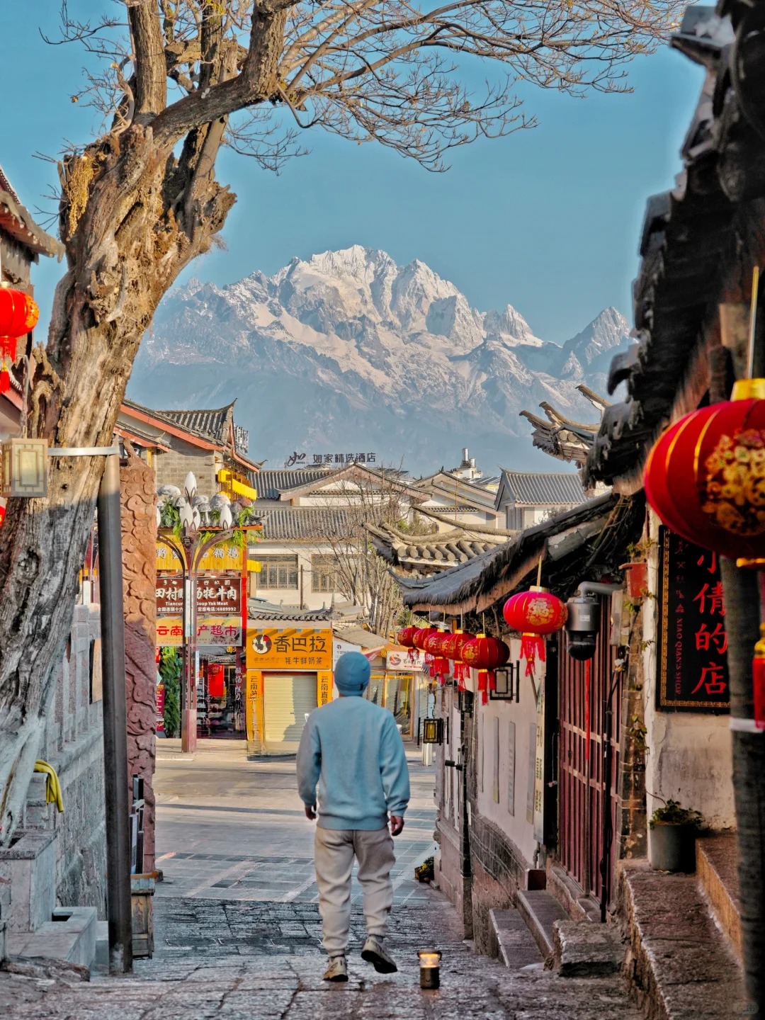 “火爆”出圈！新华街定格雪山与古城双向奔赴1.jpg