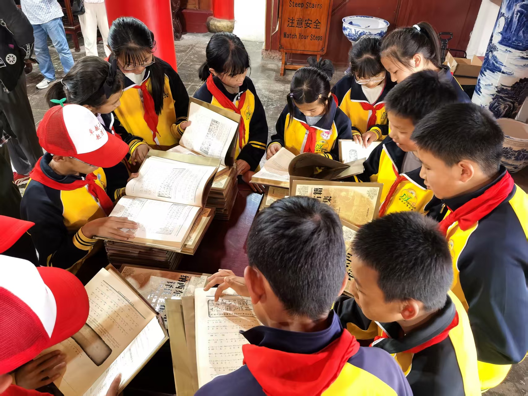 丽江古城“活态传韵，书润古城”世界读书日活动圆满举行3.jpg