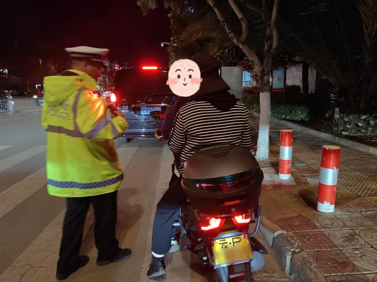 重拳出击！丽江古城交管严治“飙车炸街”护民安宁2.jpg