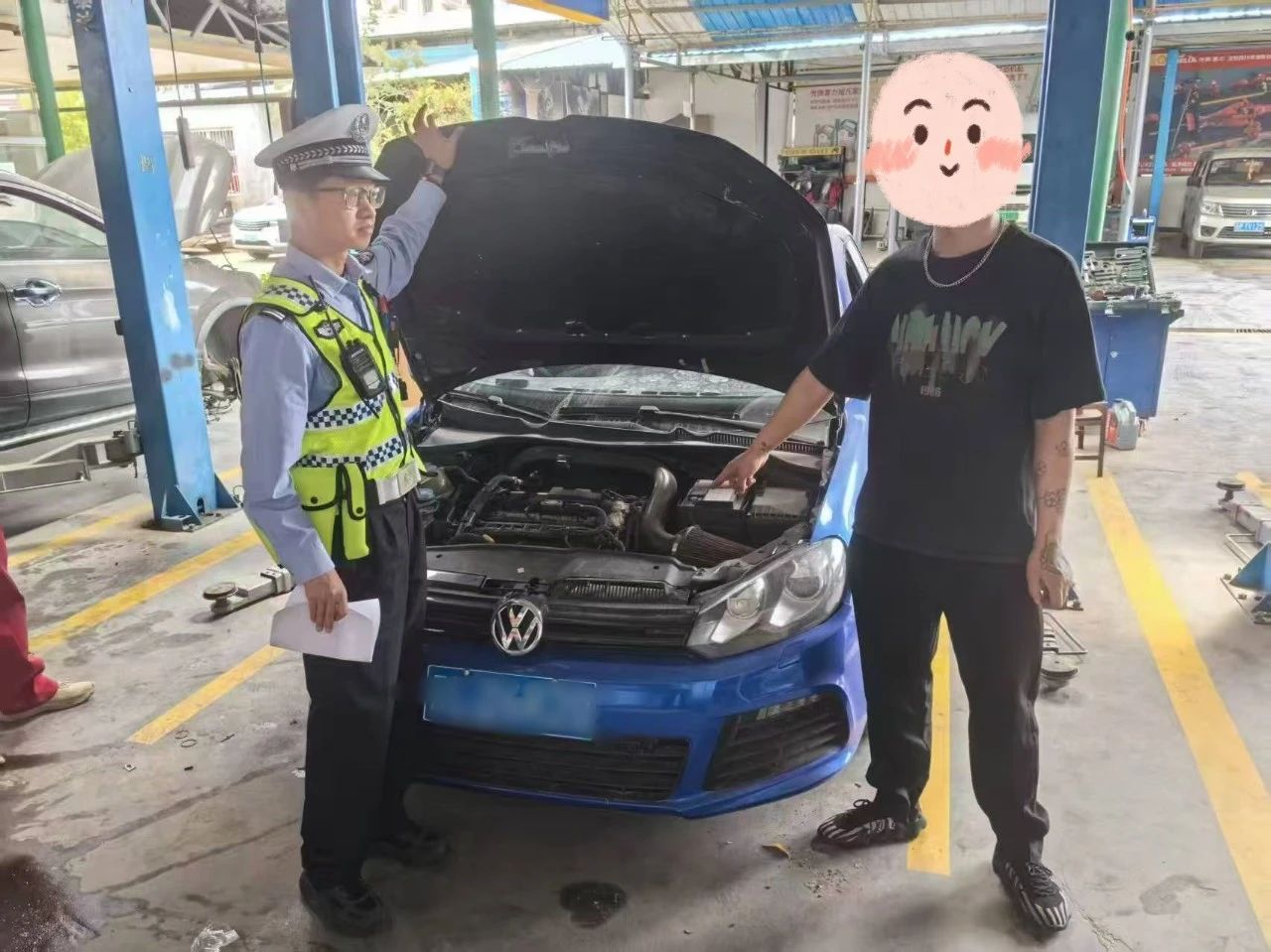 重拳出击！丽江古城交管严治“飙车炸街”护民安宁3.jpg