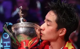 00后吴宜泽世锦赛登顶！中国斯诺克黄金时代正式启幕