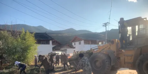 马年新“颜值”！玉龙县下束河村全民“美颜”，村庄焕然一新迎新春