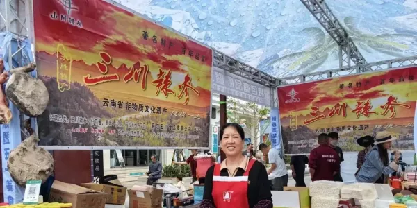 机关车位免费停，景点留给游客玩！永胜发布五一美食节倡议书