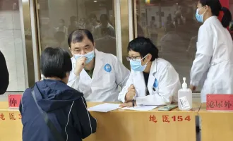 沪上名医组团在丽义诊 优质医疗服务惠及丽江市民