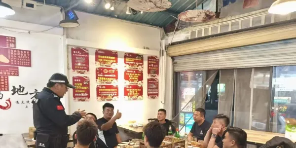 夏夜守平安！古城公安深夜清查，让“警察蓝”护你安心纳凉