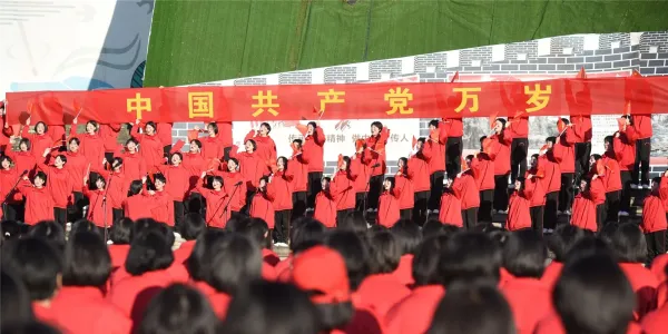 致敬榜样！华坪女高被命名为第十一批全国岗位学雷锋标兵