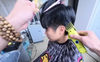 宿舍里开理发店、做美甲！大学生“上铺小老板”：是成长机遇还是校园隐患？