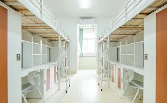 高校宿舍消除8人间，学生“住得好”才能“学得好”