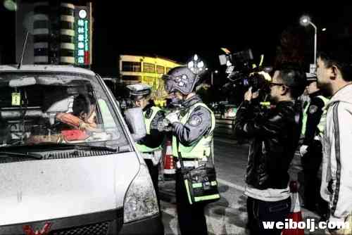 365个丽江夜晚，我倾听了519个酒后悲伤的故事.webp (2).jpg