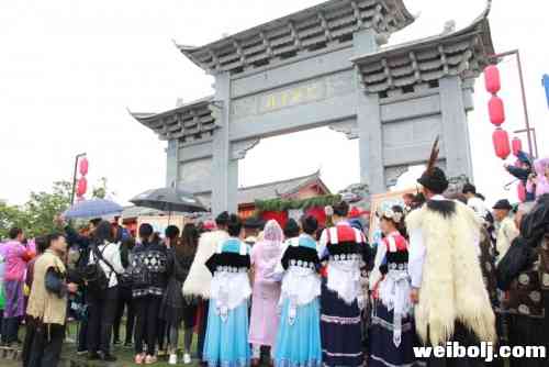 7月18日丽江古城文林村千人狂欢 记住乡愁