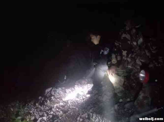 广西“自信”大学生游丽江 欲登顶玉龙雪山被困悬崖