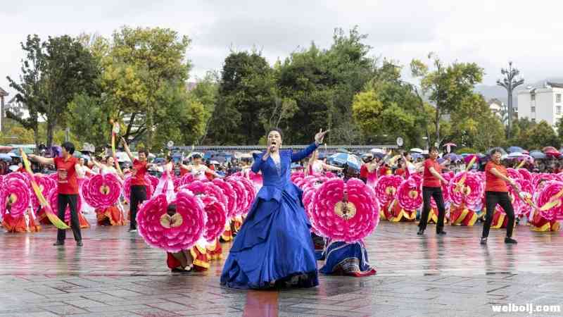 全国第二届夕阳红广场舞（民族舞）大赛开幕在丽江开幕