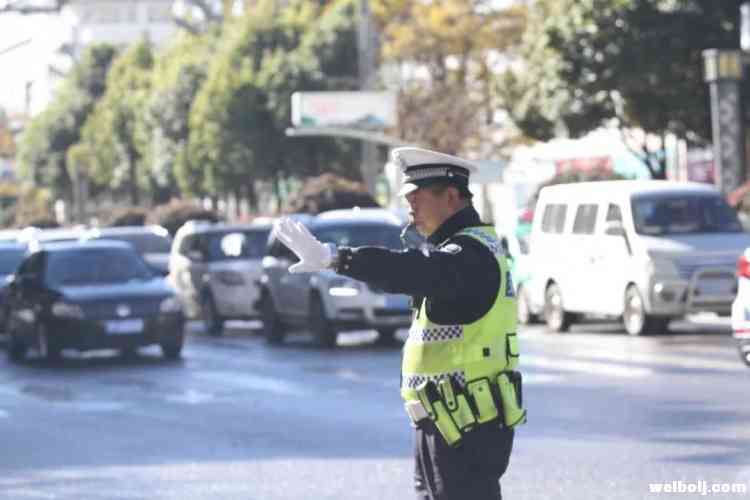 丽江交警年关大量开罚单，用心良苦你知道？