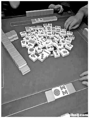 永胜六名教师参加赌博被拘留十日 三名校长被问责