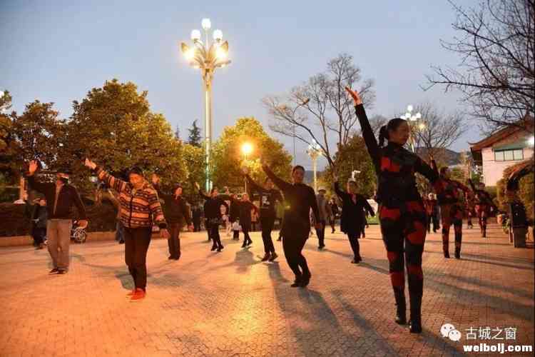 无论寒暑，一干就是七年！她们因舞蹈而美丽