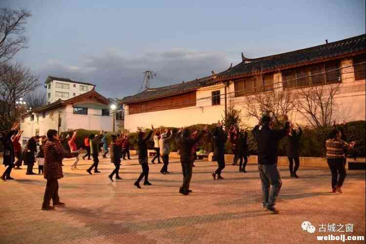 无论寒暑，一干就是七年！她们因舞蹈而美丽