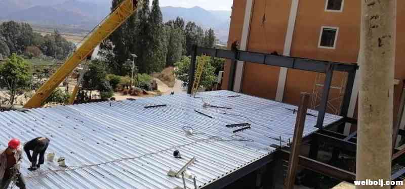 程海镇依法强制拆除茂源酒店“两违”建筑