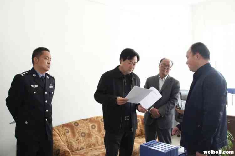 冯忠：共同发力打好扫黑除恶专项斗争“组合拳”