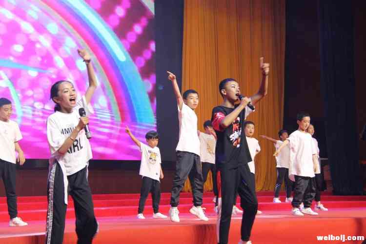 新时代丽江好少年，他们用爱心书写青春的光芒！