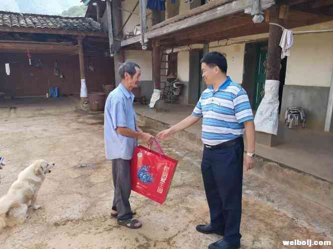 余丽军到新庄乡德胜村督导脱贫攻坚“秋季总攻”补短板工作