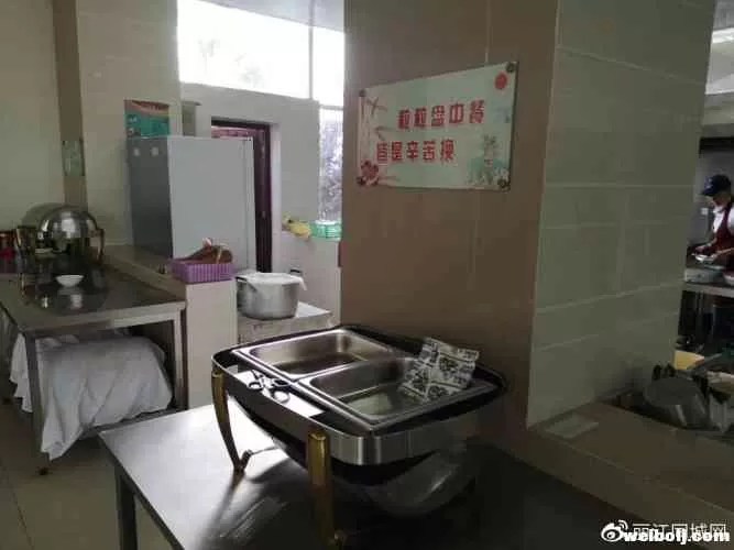 践行“光盘行动” 做到“舌尖节俭” 丽江公路局这样做