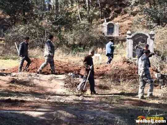 通达乡率先完成“活人墓”拆除工作
